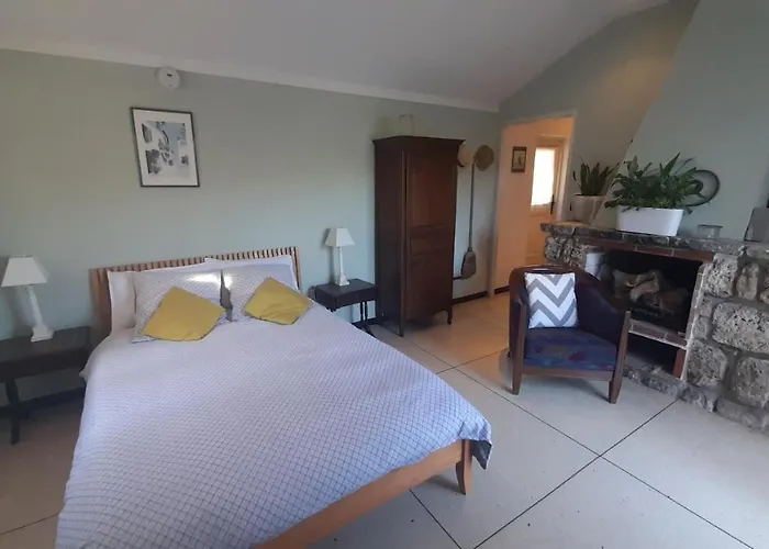 Studio Apartment In Bargemon